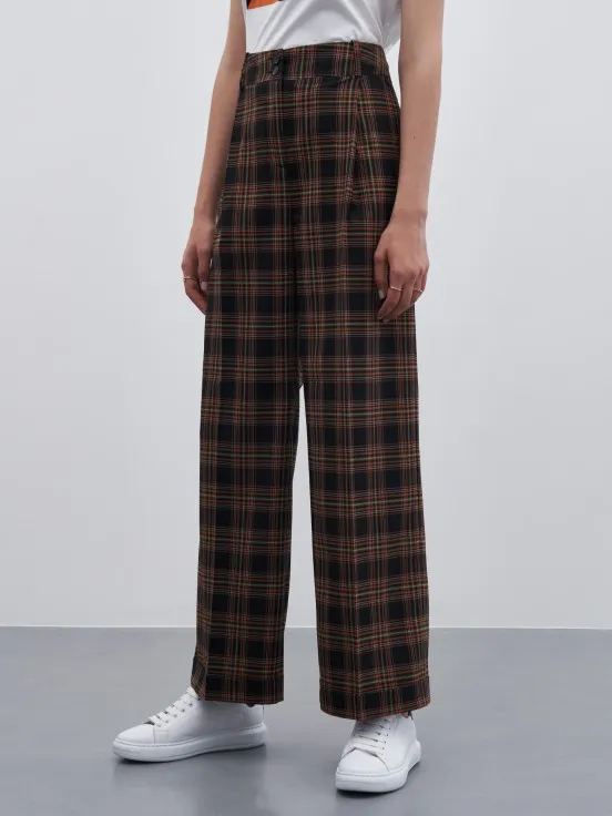 Baggy plaid pants