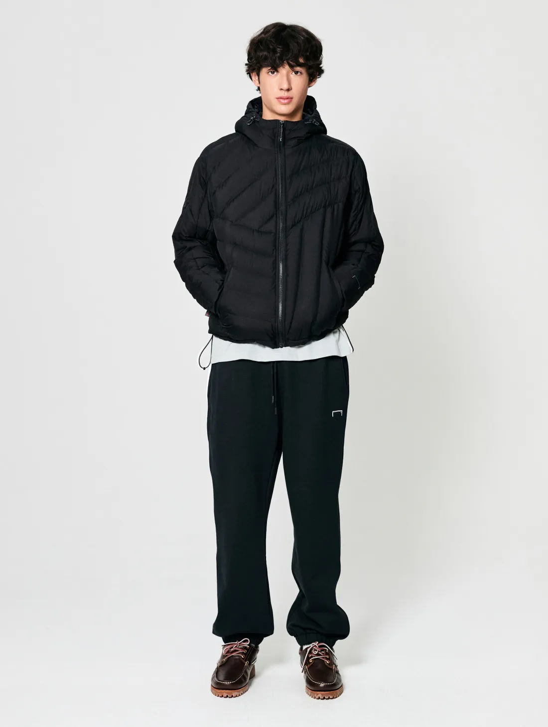 ESSENTIAL JOGGER PANTS-BLACK