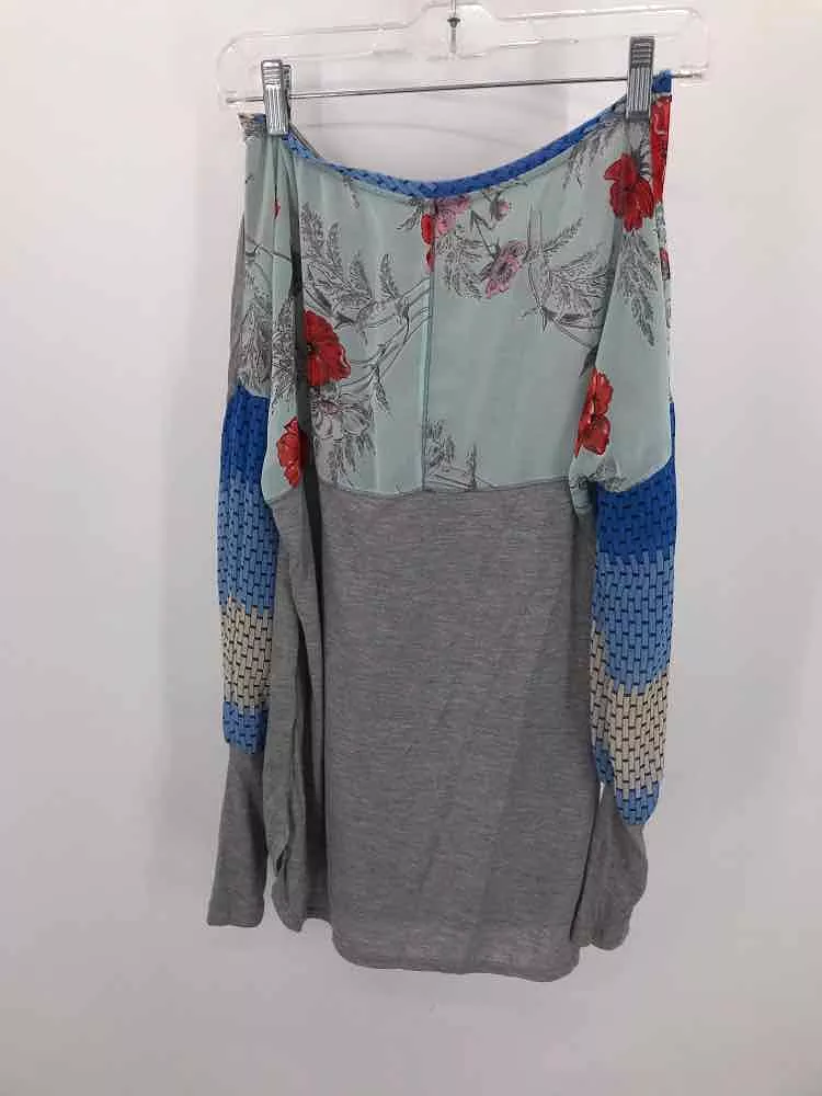 Pre-Owned Tiny Grey Size Medium Blouse