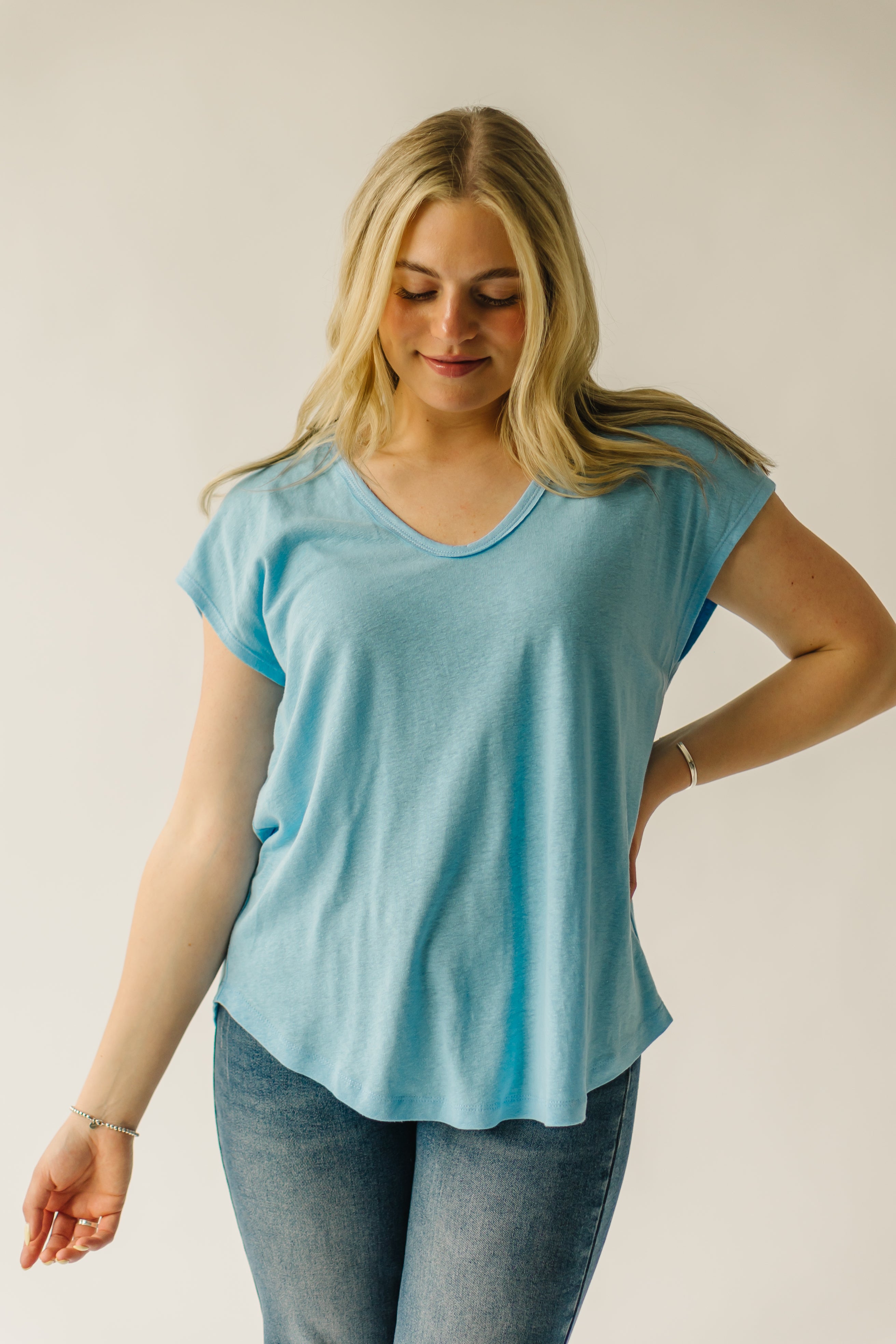 The Garver V-Neck Linen Tee in Sky Blue