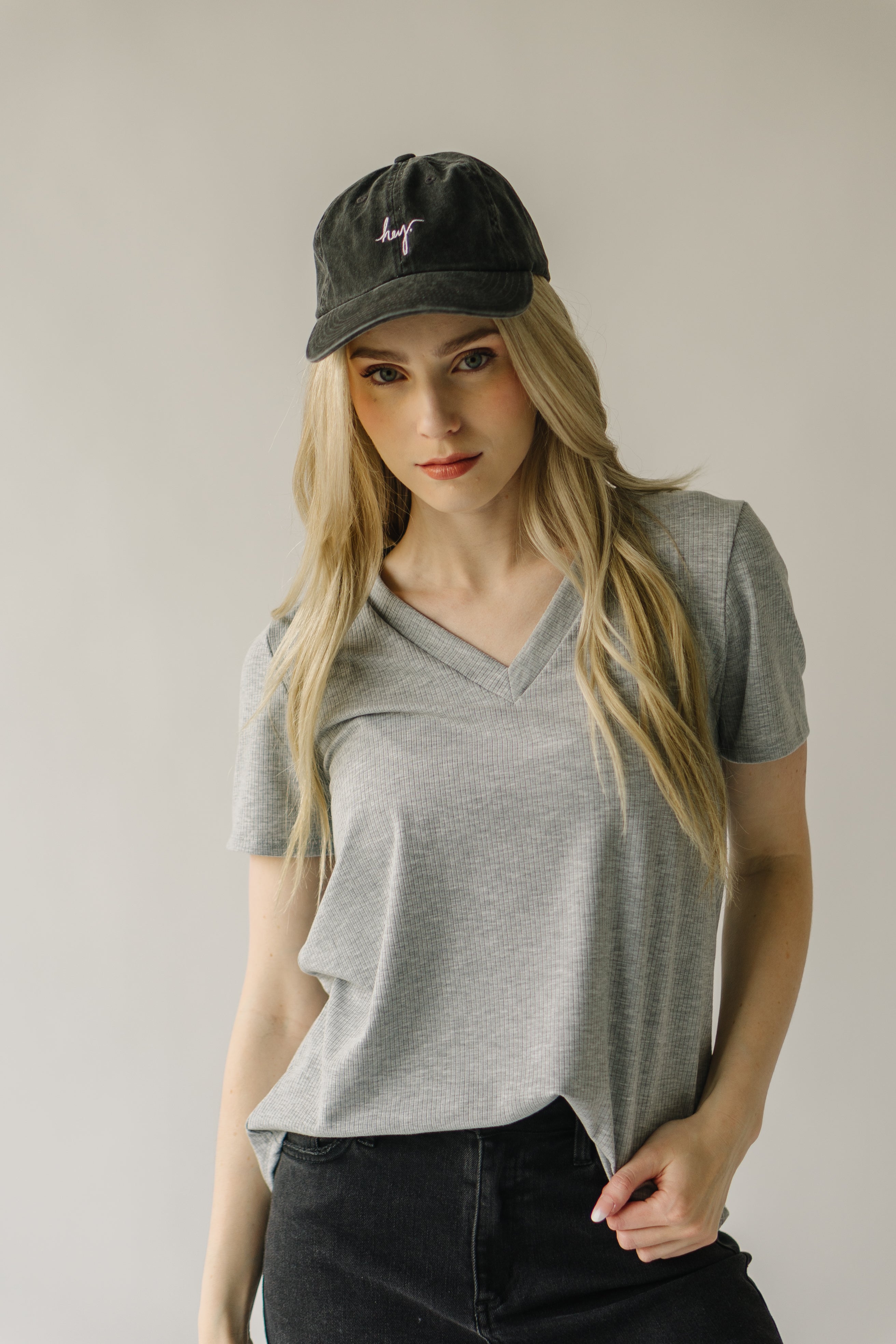 The Parkton Ribbed V-Neck Tee in Heather Grey