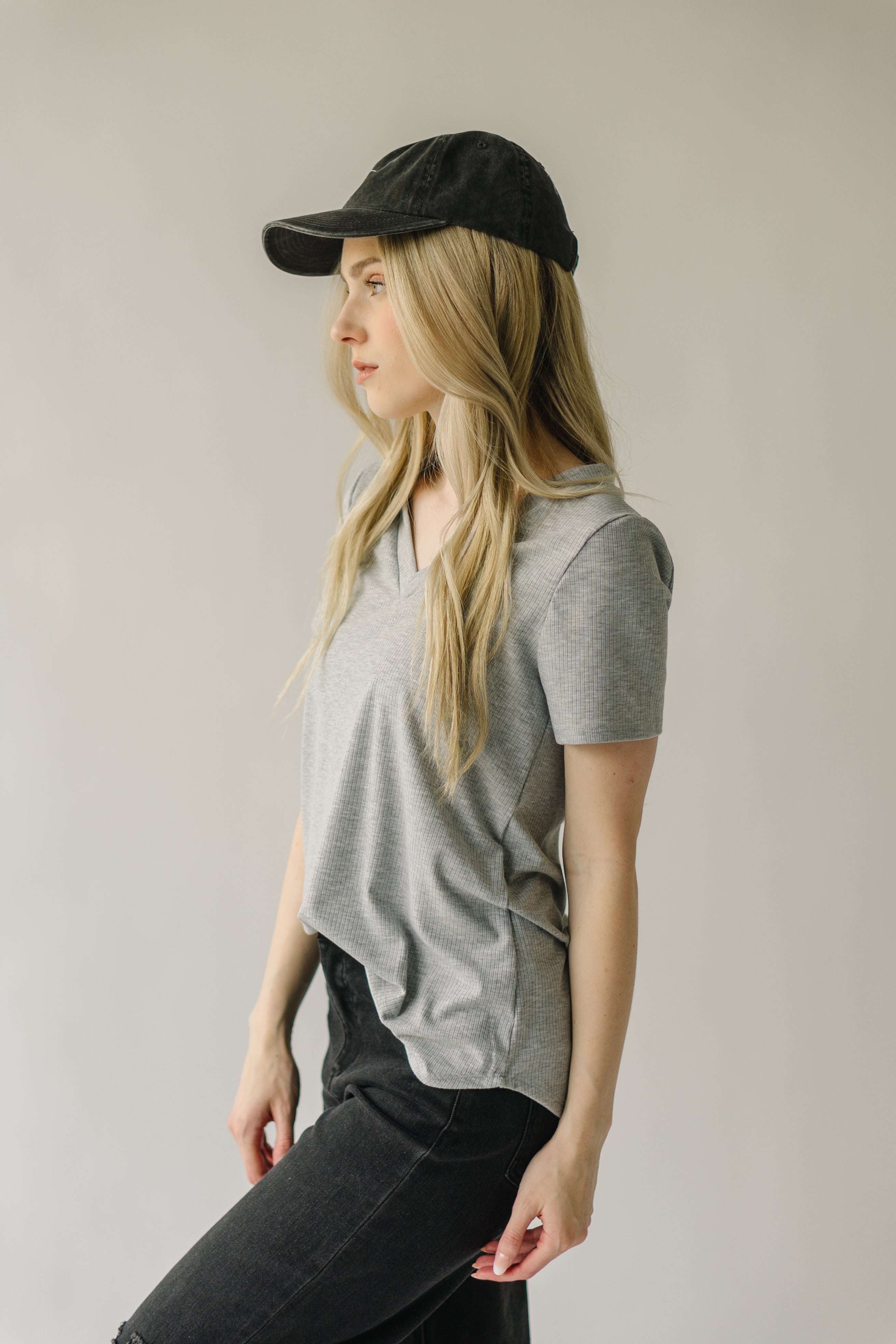 The Parkton Ribbed V-Neck Tee in Heather Grey