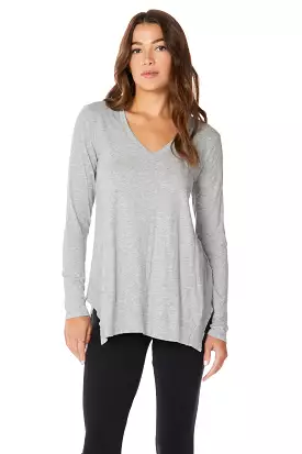 V-NECK LONG SLEEVE HEM TEE